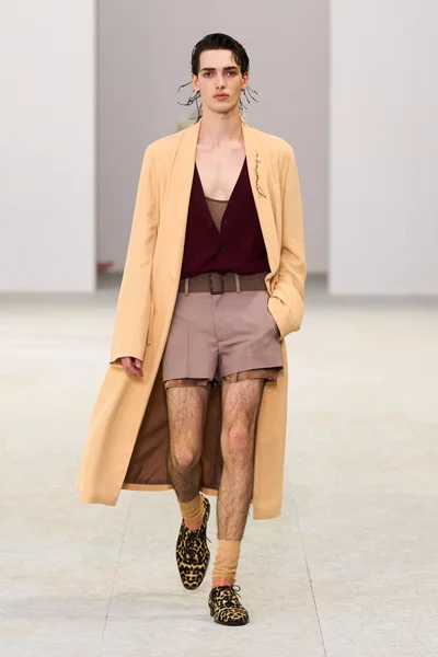 Look 13